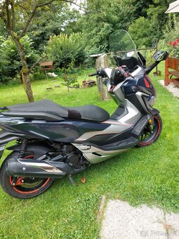 Honda Forza 300 (2020) – Top stav, vyhřívané rukojeti. - 3