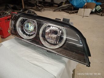 Světlo BMW - 3