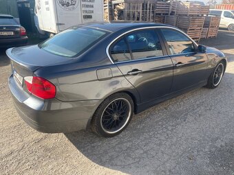 BMW E 90 330 xd - 3