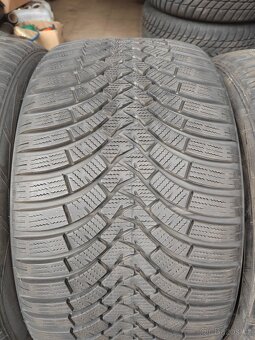 Prodám zánovní zimní pneu FALKEN 255/40/19 A 285/35/19 - 3