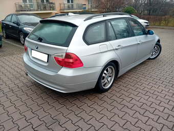 BMW 320i Touring - 3