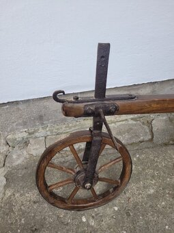 Starý dřevěný pluh - 3