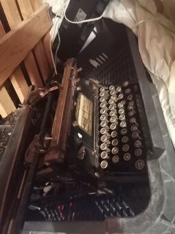 Prodám starý psací stroj - 3