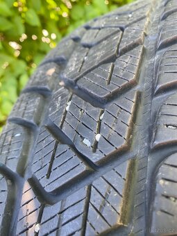 215/65 R17 99H Pirrely 2x6mm 2x5,5mm dot4816 zimní - 3