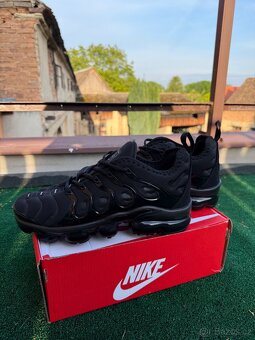 Nike VaporMax Plus - 3