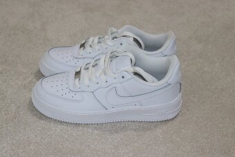 Bílé NIKE AIR FORCE 1 vel. 38,5 - 3