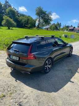 Prodám Volvo v60 R Design 2021 145 kW - 3