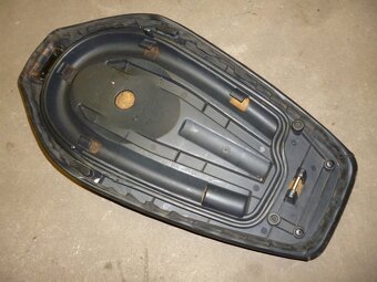 Gilera Runner 50, 125, 180, 200. Sedadlo. Do 2005 - 3