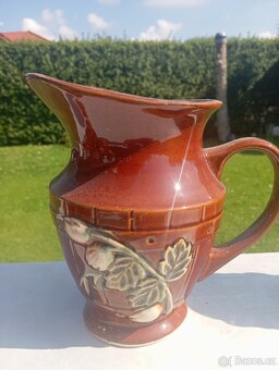 Kameninový džbán s korbelama - 3