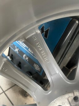 ALU 19” BMW X5  (G05) 245/50 R19 Pireli zima DOT 2521 - 3