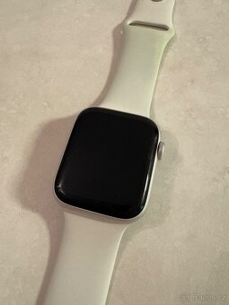 Apple Watch SE 2 44mm, Silver Aluminum - 3
