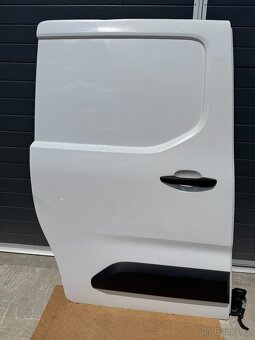 Posuvné dveře Peugeot Partner III 2021 pravé , kód barvy EWP - 3