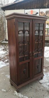 Starožitná masivní knihovna - 3