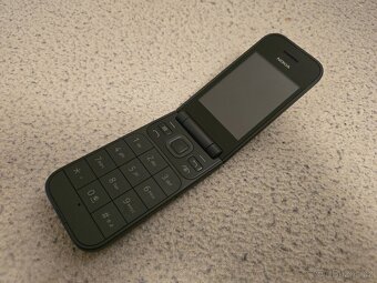 Nokia 2720 Flip - 3