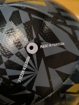 Fotbalový míč Umbro – velikost 5 - 3