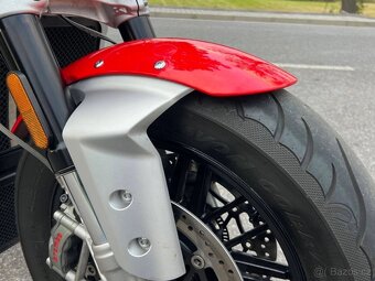 Prodám TRIUMPH ROCKET 3 - 3