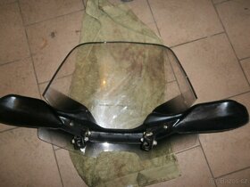 Plexi na skütra s chrániči na řidítka - 3