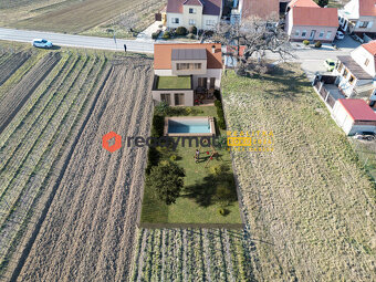 Prodej stavebního pozemku 2 052m2, Týnec - 3