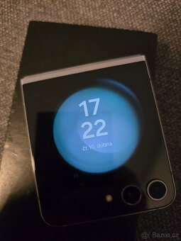 Samsung Z Flip5 - 3