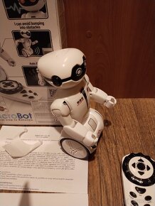 Pojízdní robot na baterie - 3