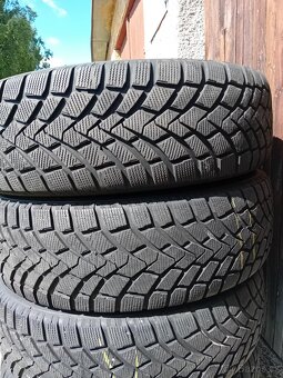 225/65R17 - 3