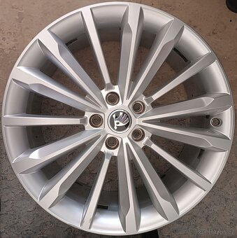 Alu kola Trinity 19" Superb III - 3