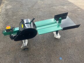 Kinetická štípačka dřeva. 8T. - 3