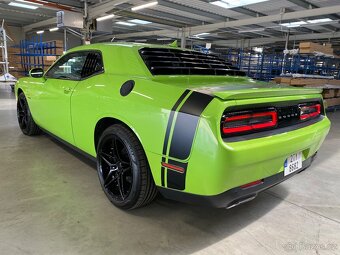 Dodge challenger 5,7 Hemi V8 R/T - 3