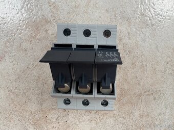 Jistič Eaton AZ-3-B125 , odpínač OEZ OPVP10-3 , ZS1b - 3