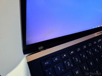 Prodám Asus Zenbook 15 (Rozbitý Pant) Platí do smazání - 3