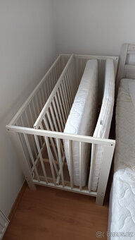 Dětská postýlka/postel, 2x matrace, 4x povleceni, chránička - 3