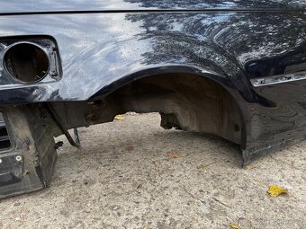 BMW E46 M3 Boky / lemy / bočnice 2/4 - 3