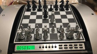 ŠACHOVÝ POČÍTAČ-- MEPHISTO KASPAROV - 3