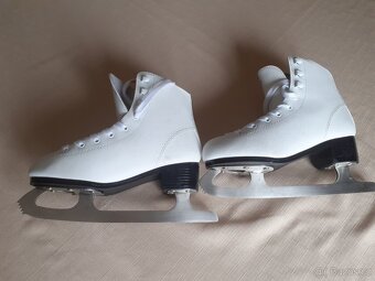 Dívčí brusle - 3