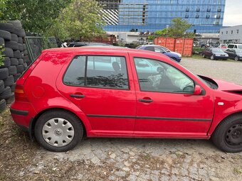 vrak – VW Golf IV 1.9 TDI, r.v. 2000, na náhradní díly - 3