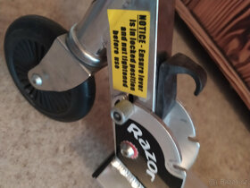 Koloběžka RAZOR Autentick A 125 - 3