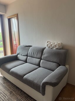 Šedá sedačka/gauč 3-místná - 3