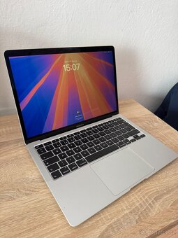 MacBook Air 13” 2020 Intel i3 - 3