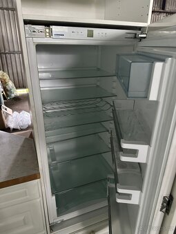 Moderní kuchyňská linka se spotřebiči - 3