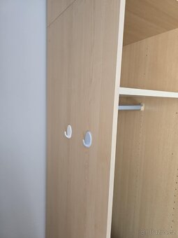 Šatní skříň s úložným prostorem - 3