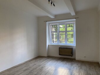 Pronájem 2+1, 50m2, Vršovice, byt po částečné rekonstrukci - 3