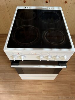 Elektrický sporák MORA MEC 56102 FW - 3