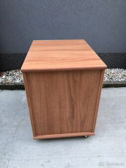 Kancelářská skříňka s šuplíky. Uzamykatelná. Pojízdný box - 3
