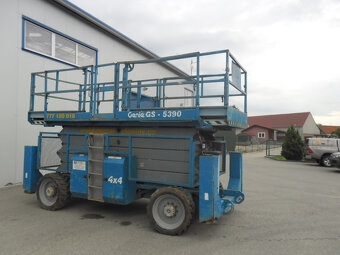 Nůžková pracovní plošina GENIE GS 5390 - 3