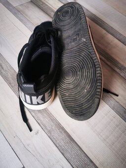 Botasky Nike 37,5 - 3