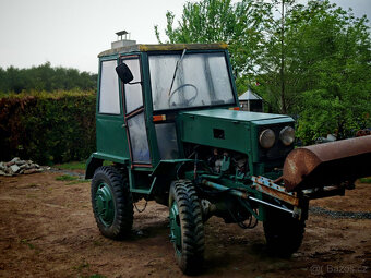 Traktor domácí výroby – 4x4 s hydraulikou a čelní lžící - 3