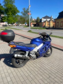 Honda VFR 800 možno řídit s A2 - 3