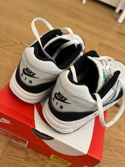 Tebisky NIKE - 3