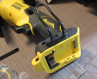 Dewalt 18V aku ruční pila DCS571NT s kufrem TSTAK - 3