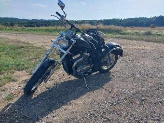 Suzuki Intruder 700 r.v. 1986 nepojízdný - 3